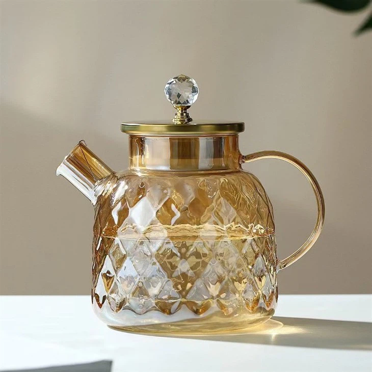 Glass Pitcher With Electroplated Surface