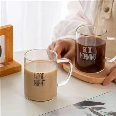 Tasse à poignée en verre monocouche avec décalcomanies noires ou blanches